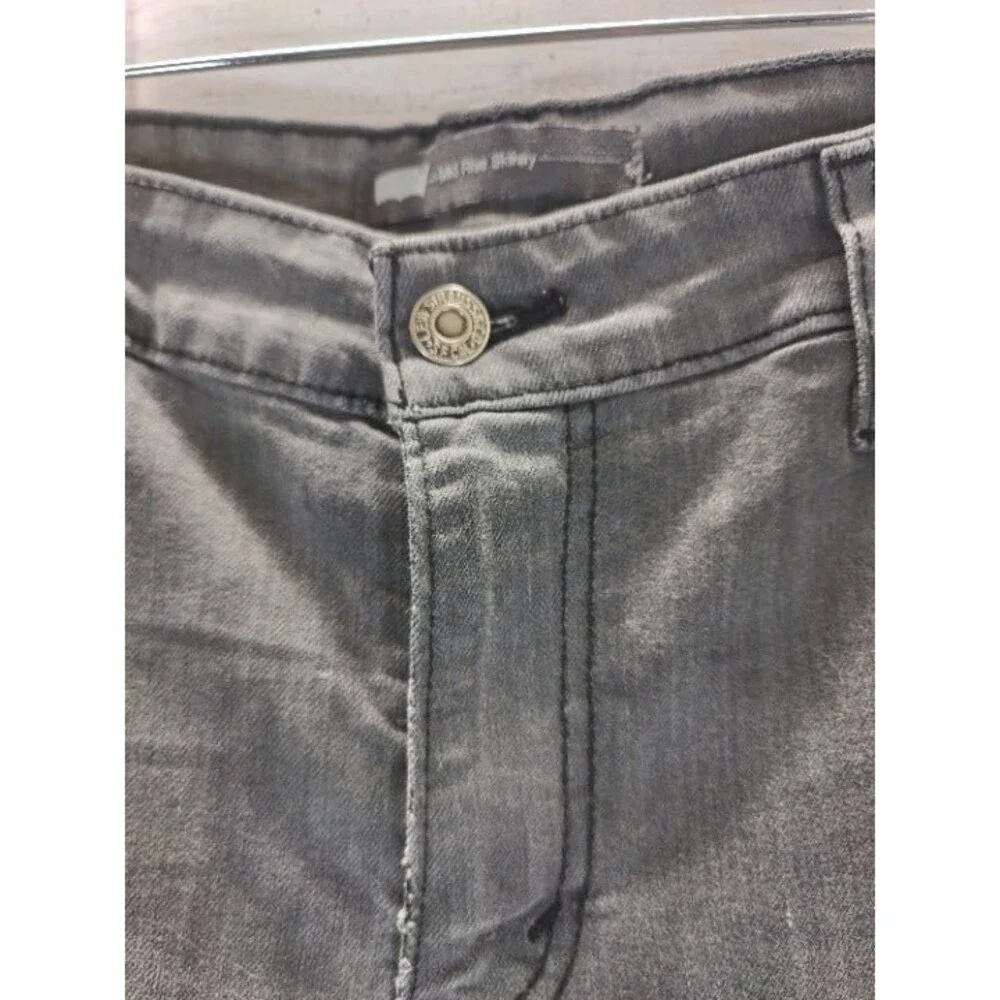 Levis pre owned